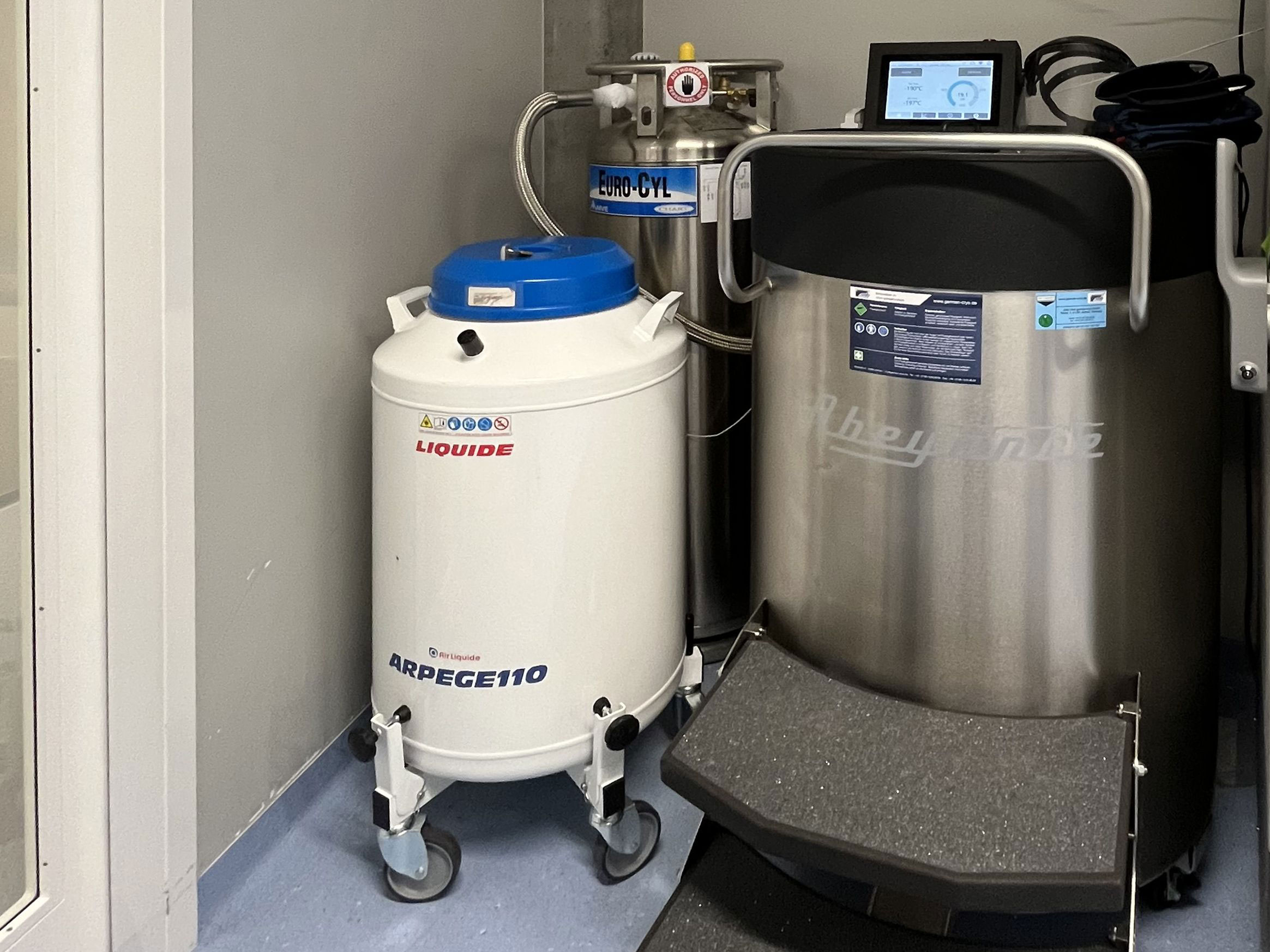 LN2 cryo room